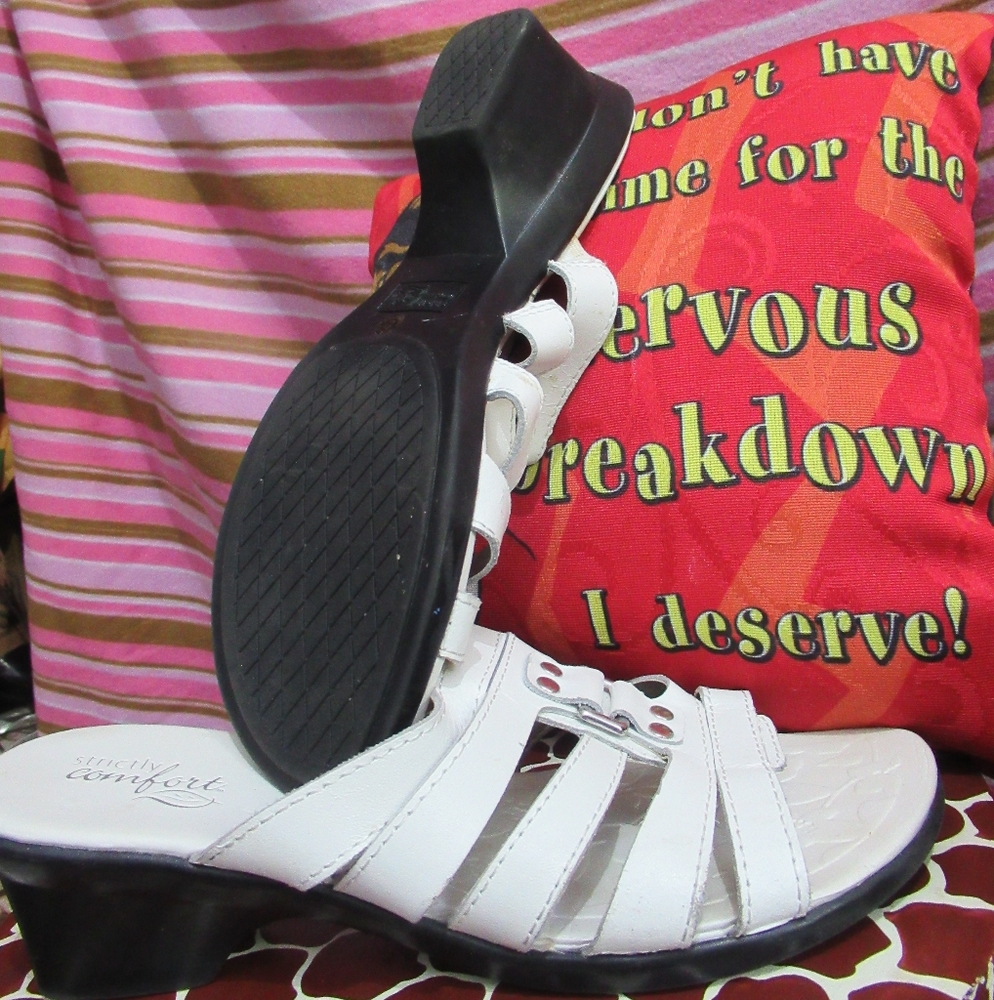 Ladies shoes size 9